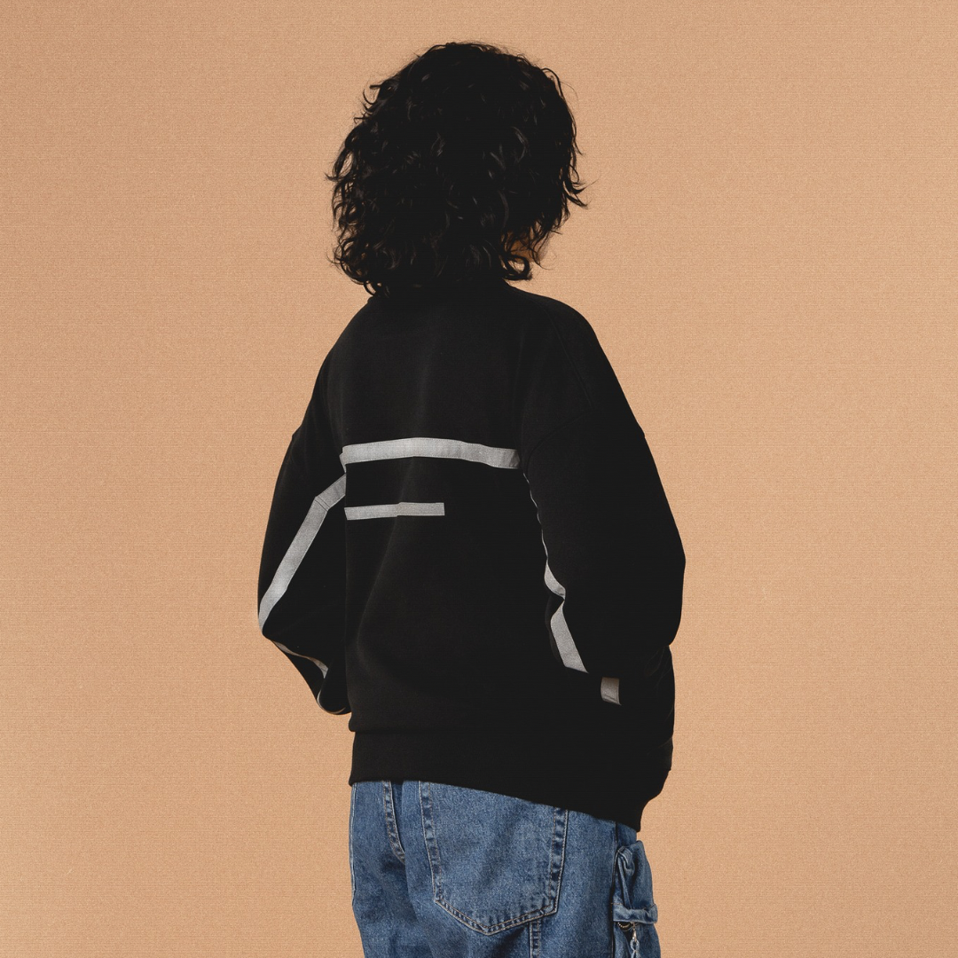 V1 Crewneck in Midnight Black