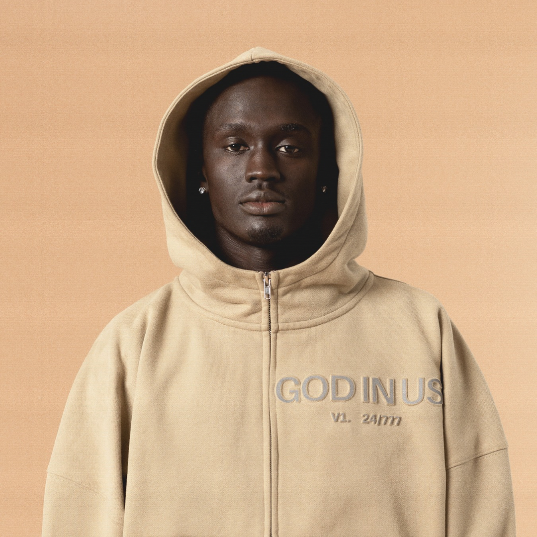 V1 Mocked Zipped Hoodie in Sand